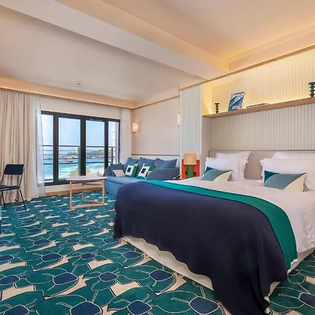 Le Cafe De Paris 비아히쯔