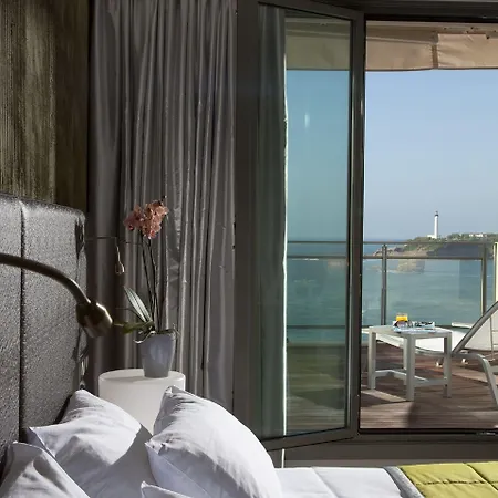 Le Cafe De Paris 호텔 4*