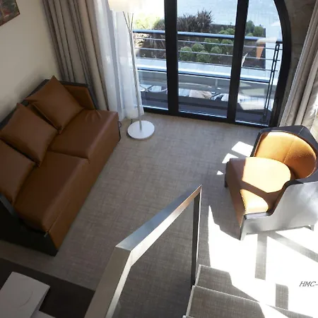 Le Cafe De Paris 4* 비아히쯔