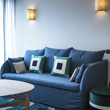 Le Cafe De Paris 호텔