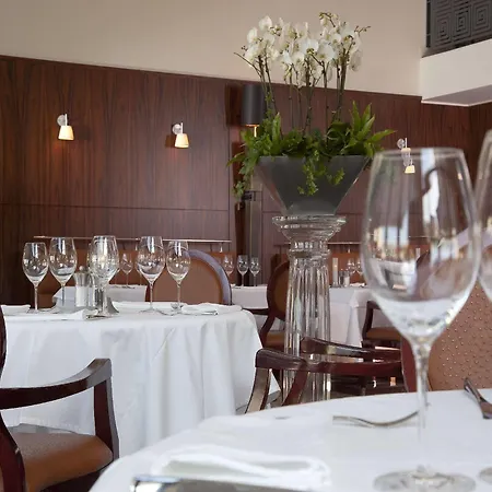 Le Cafe De Paris 4* Biarritz