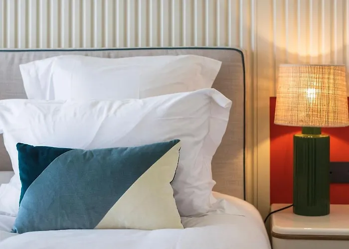 巴黎酒店兼咖啡馆