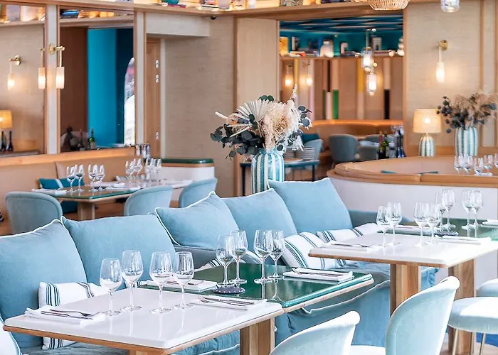 Le Cafe De Paris 4* بياريتز