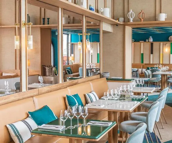 Le Cafe De Paris 4* بياريتز