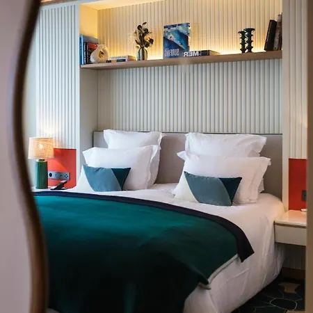 ル カフェ ド パリ 4*