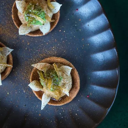 Отель Le Cafe De Paris