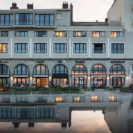 Le Cafe De Paris