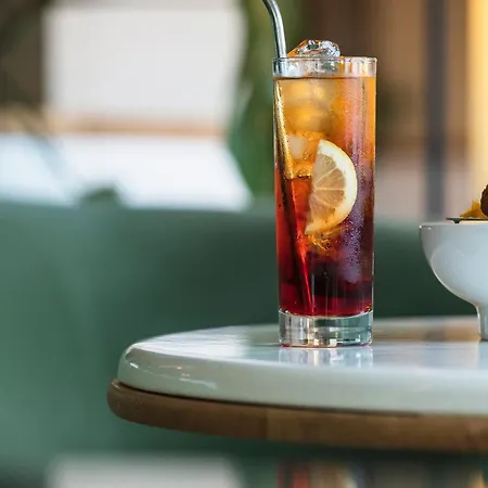 Le Cafe De Paris Ξενοδοχείο