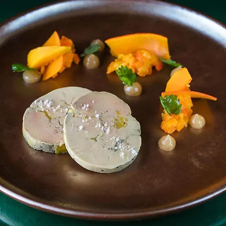 Отель Le Cafe De Paris Биарриц