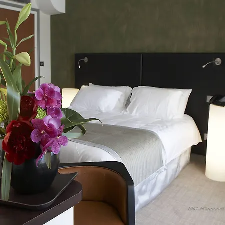 Le Cafe De Paris Ξενοδοχείο