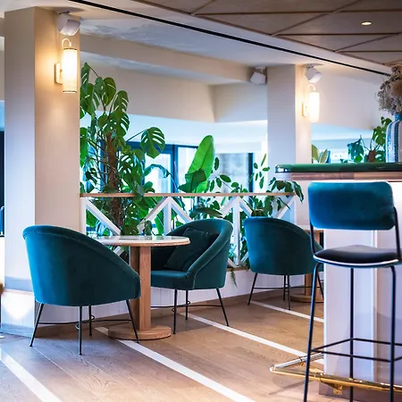 Le Cafe De Paris Биарриц