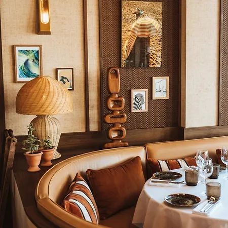 Le Cafe De Paris 4*