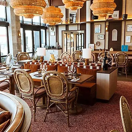 Le Cafe De Paris Szálloda 4*