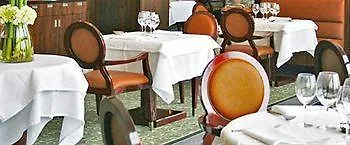 Le Cafe De Paris