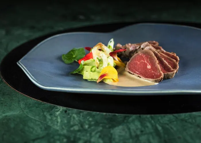 Le Cafe De Paris Hotel 4*