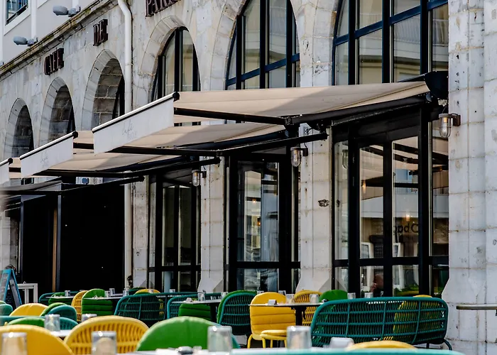 Le Cafe De Paris Hotel 4*