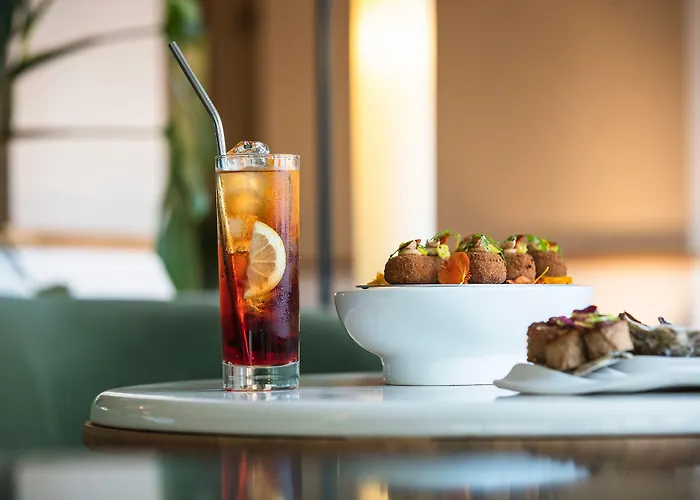 Le Cafe De Paris Hotel 4*