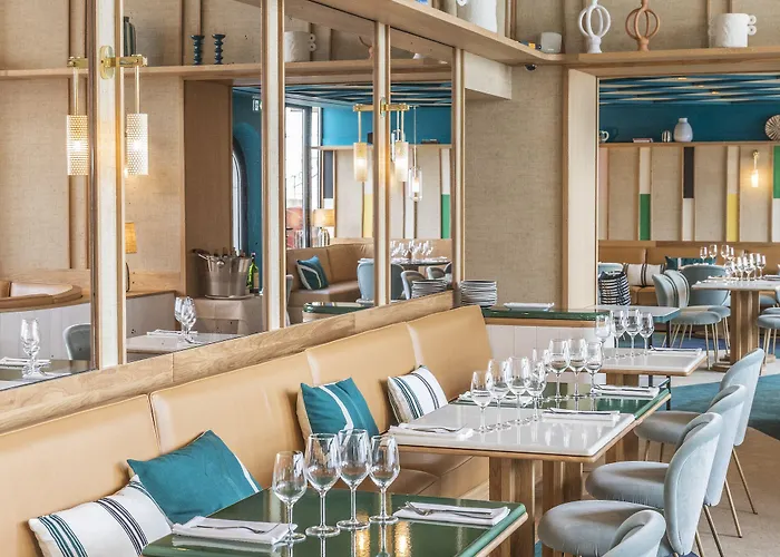 Le Cafe De Paris Hotel Biarritz