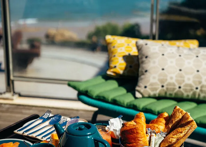 Hotel Le Cafe De Paris 4*