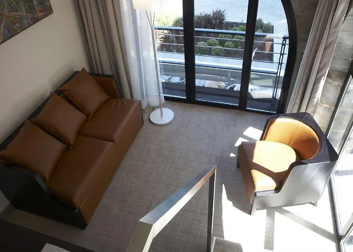 Hotel Le Cafe De Paris 4*